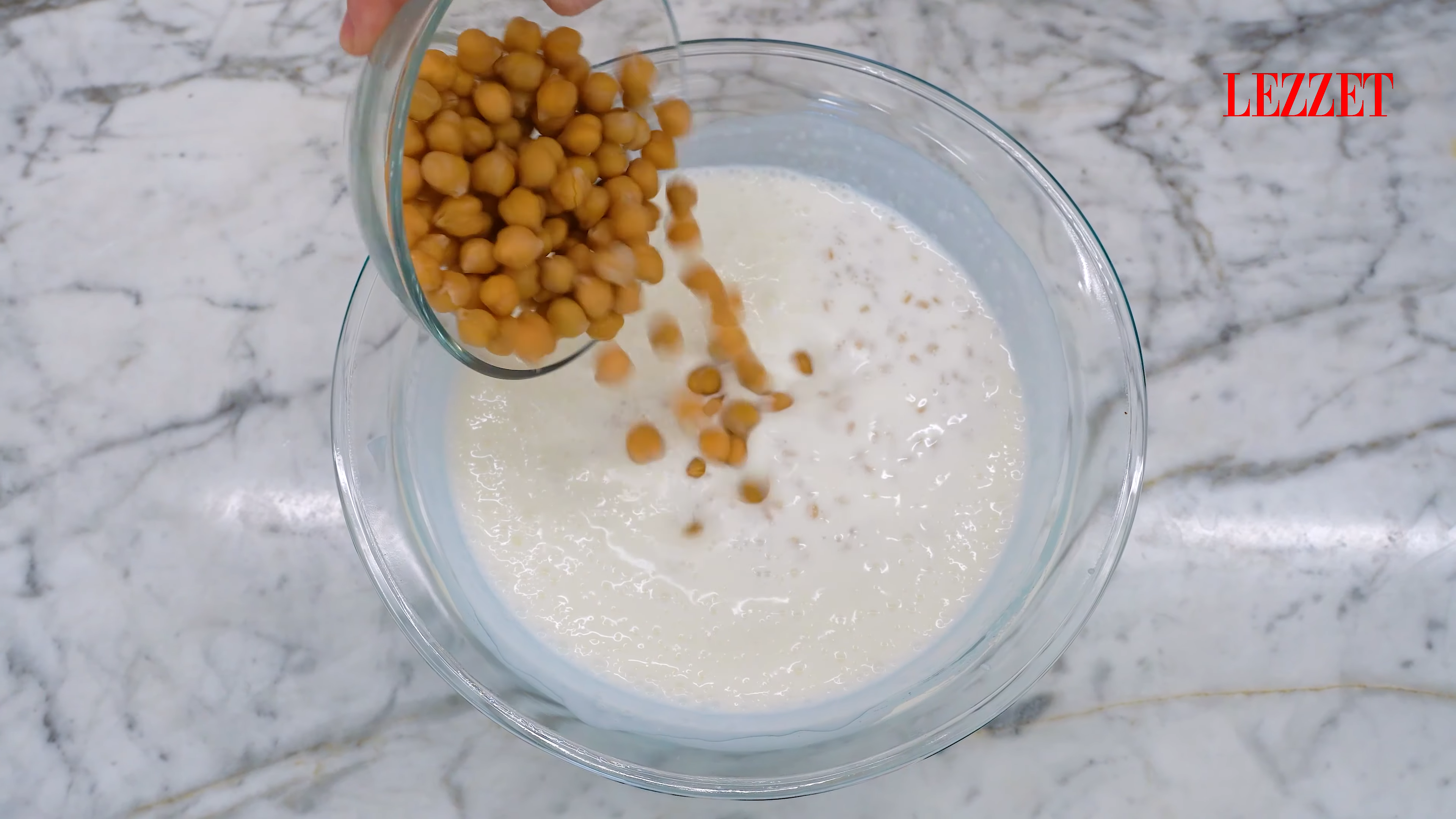 ayran-asi-corbasi-videolu-2-DWBn12YS Ayran Aşı Çorbası (Videolu)