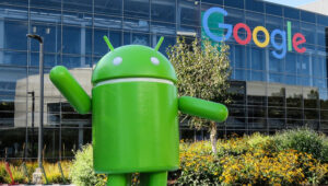 fransiz-polisi-barbarlasti-pariste-kan-govdeyi-goturdu-5-300x170 Fransız polisi barbarlaştı: Pariste kan gövdeyi götürdü