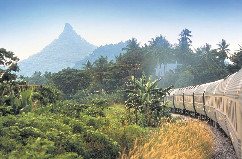 journey-through-the-rainforest-in-luxury-on-malaysias-last-remaining-sleeper-train-3-d4dCDzJu Journey through the rainforest in luxury on Malaysia’s last remaining sleeper train