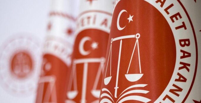 Adalet Bakanlığı Memur Alımında Yaş Sınırı Kaldırıldı: Yeni Yönetmelik Resmi Gazete’de