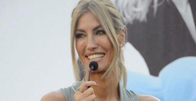 Ünlü sunucu Çağla Şikel’den şaşırtan itiraf: ‘Çok şiddet gördüm’ / Vezir Ajans