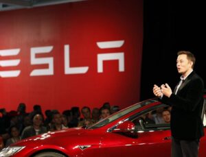 Autonomous Tesla School Bus Fails to Recognize Pedestrian, Strikes Child Mannequin