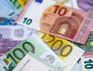 Euro Hits Historic Peak: Breaking Records Once Again