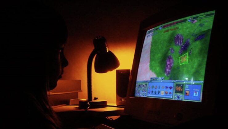 Innovative Patient with No Arms or Legs Plays Video Games Using Brain-Inserted Chip in China
