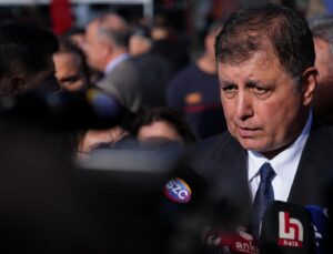 İzmir Büyükşehir Belediye Başkanı Tugay: Yaklaşık Bin 30 Çalışanla Yollarımızı Ayırmayı Planlıyoruz
