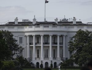 White House: Most Los Angeles Protesters Are Violence-Prone, We Support Peaceful Demonstrations / Vezir Agency