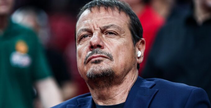 Yunanistan Basketbol Federasyonundan Ergin Ataman’a Ceza Sonrası Takımlarında Kaç Yunan Oyuncu Var? Vezir Ajans Detayları